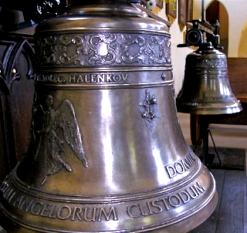 Nov zvony spatily svtlo svta v Halenkov na Morav.<br> Stejn hu odlila zvony tak pro kostely v Libuni a Pslavicch.